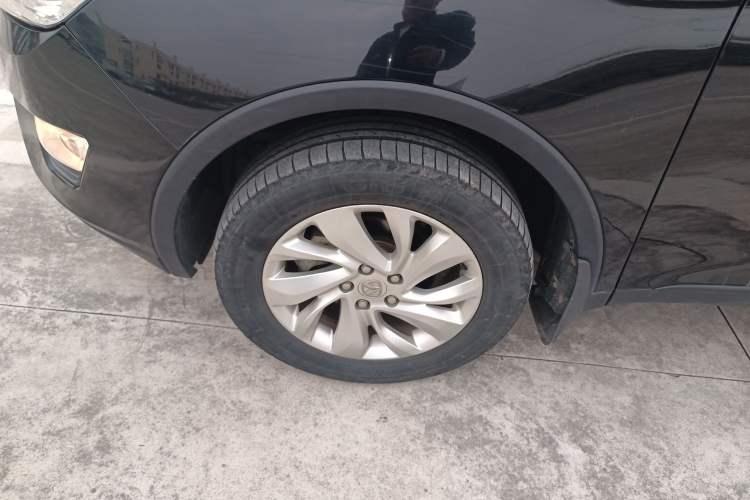Used BAIC Weiwang S50 2016 1.5T Manual Joyful Elite Edition Left Front Wheel Hub