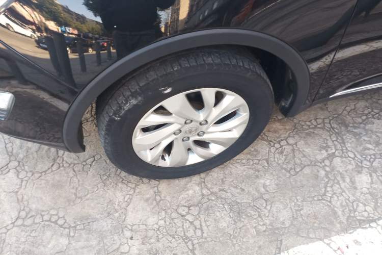Used BAIC Weiwang S50 2016 1.5T CVT Joyful Luxury Model Left Front Wheel Hub