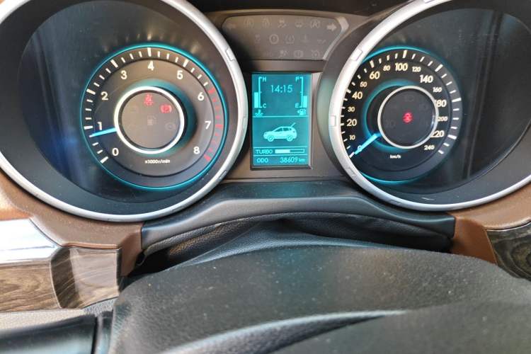 Used BAIC Weiwang S50 2016 1.5T Manual Joyful Luxury Edition Odometer Close Up