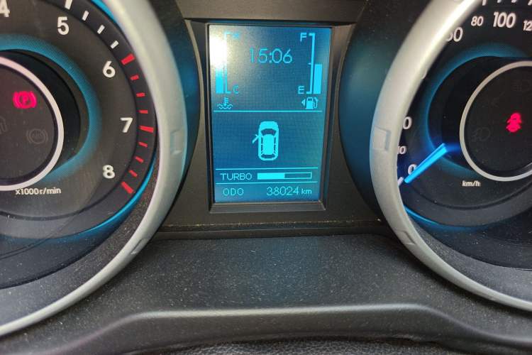 Used BAIC Weiwang S50 2016 1.5T Manual Joyful Luxury Edition Odometer Close Up