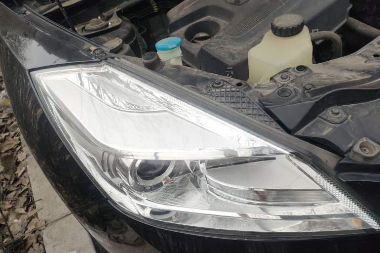 Used BAIC Weiwang S50 2016 1.5T Manual Joyful Elite Edition Right Front Headlight