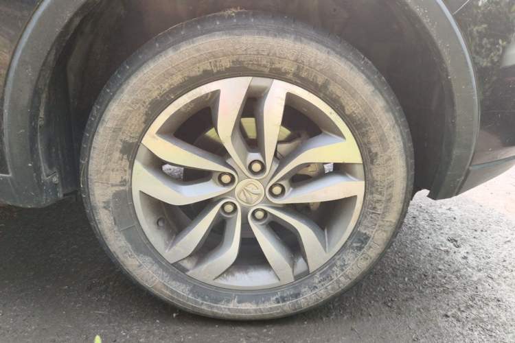 Used BAIC Weiwang S50 2016 1.5T Manual Joyful Elite Edition Right Front Wheel Hub