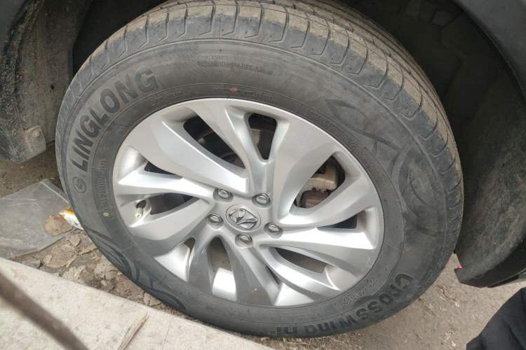 Used BAIC Weiwang S50 2016 1.5T Manual Joyful Elite Edition Right Front Wheel Hub