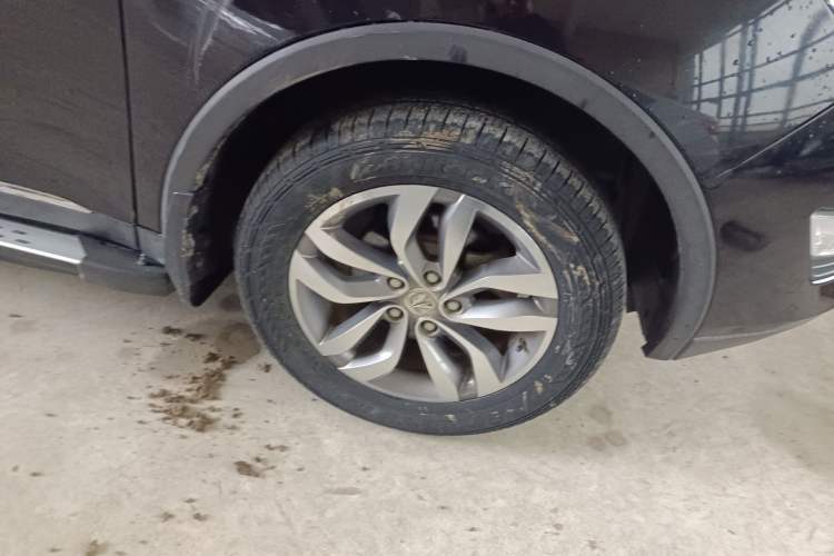 Used BAIC Weiwang S50 2016 1.5T Manual Lede Premium Edition Right Front Wheel Hub