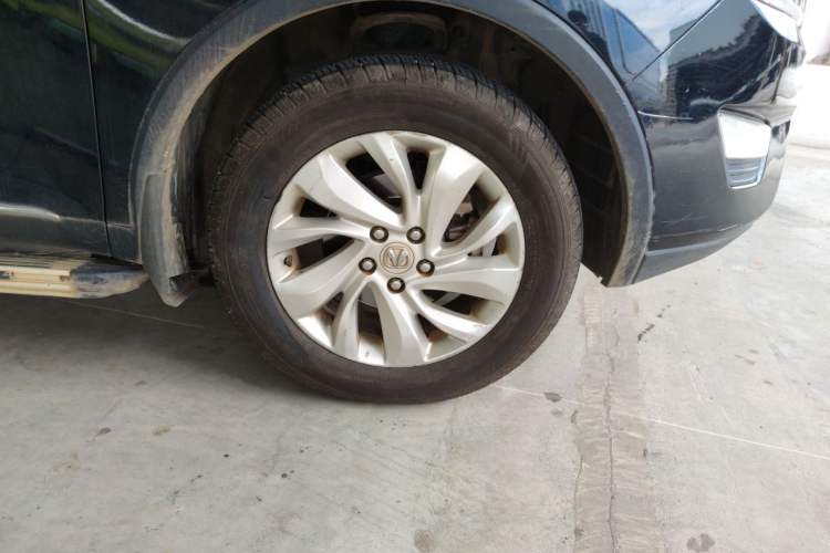 Used BAIC Weiwang S50 2016 1.5T Manual Joyful Luxury Edition Right Front Wheel Hub