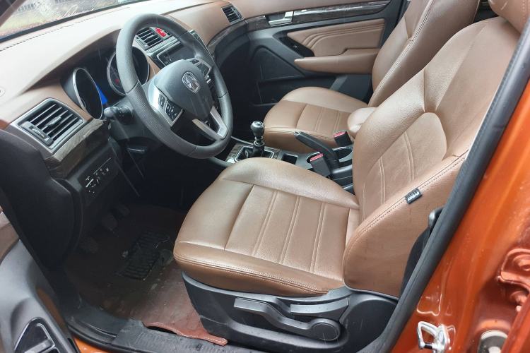 Used BAIC Weiwang S50 2016 1.5T Manual Joyful Luxury Edition Interior 1