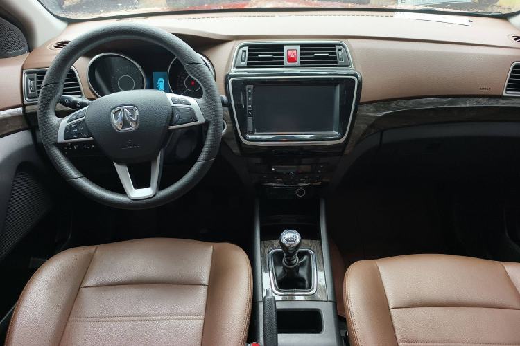 Used BAIC Weiwang S50 2016 1.5T Manual Joyful Luxury Edition Interior 3