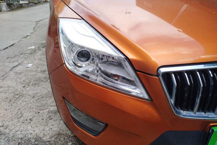 Used BAIC Weiwang S50 2016 1.5T Manual Joyful Elite Edition Right Front Headlight
