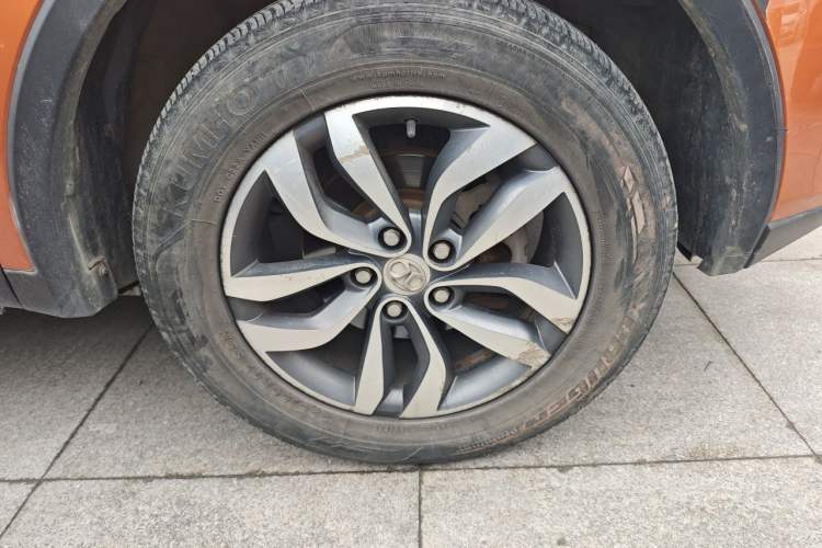 Used BAIC Weiwang S50 2016 1.5T Manual Joyful Premium Edition Right Front Wheel Hub