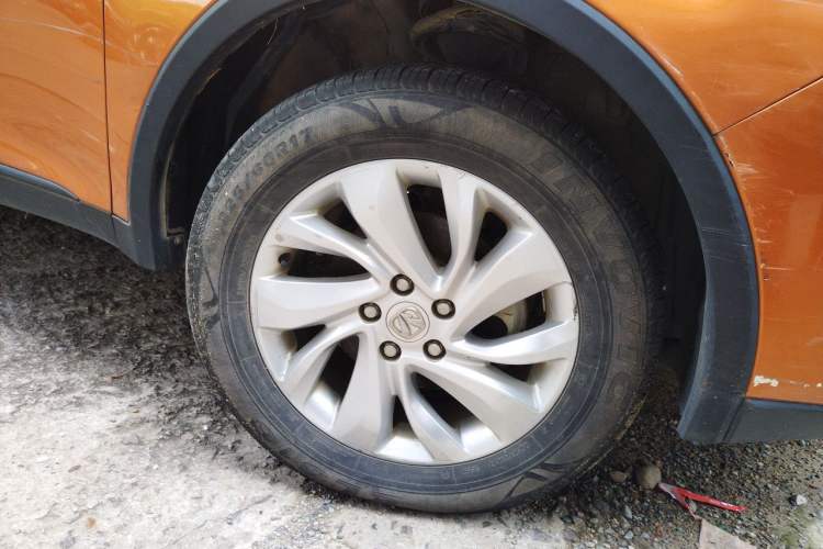 Used BAIC Weiwang S50 2016 1.5T Manual Joyful Elite Edition Right Front Wheel Hub