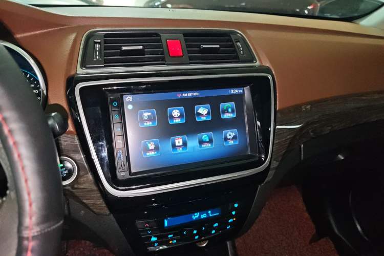 Used BAIC Weiwang S50 2016 1.5T Manual Lede Premium Edition Audio And AC Panel