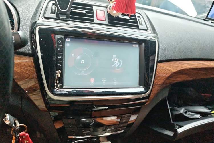 Used BAIC Weiwang S50 2016 1.5T Manual Happy Motion Superior Edition Audio And AC Panel