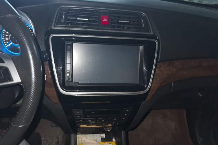 Used BAIC Weiwang S50 2016 1.5T Manual Joyful Premium Edition Audio And AC Panel