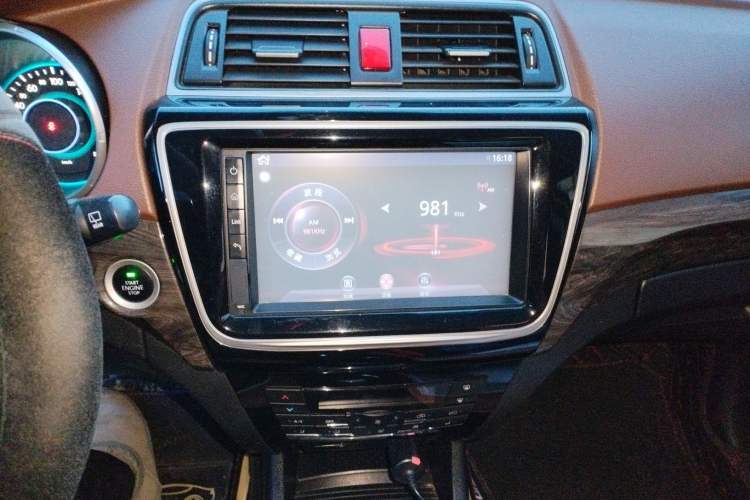 Used BAIC Weiwang S50 2016 1.5T Manual Lede Premium Edition Audio And AC Panel