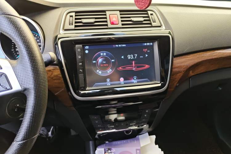 Used BAIC Weiwang S50 2016 1.5T CVT Joyful Elite Edition Audio And AC Panel