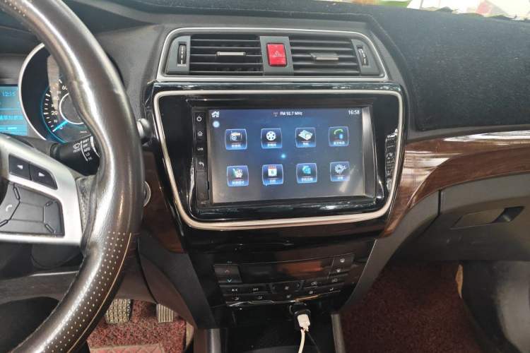 Used BAIC Weiwang S50 2016 1.5T Manual Joyful Premium Edition Audio And AC Panel