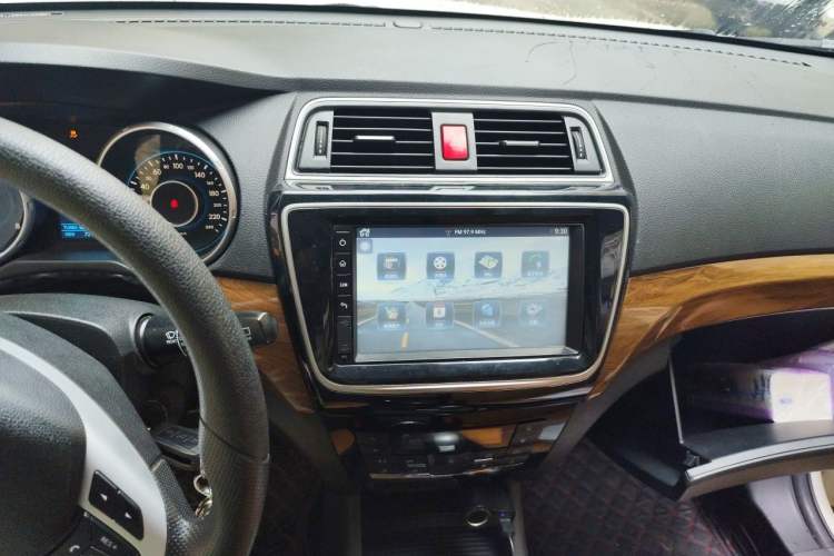 Used BAIC Weiwang S50 2016 1.5T CVT Joyful Elite Edition Audio And AC Panel