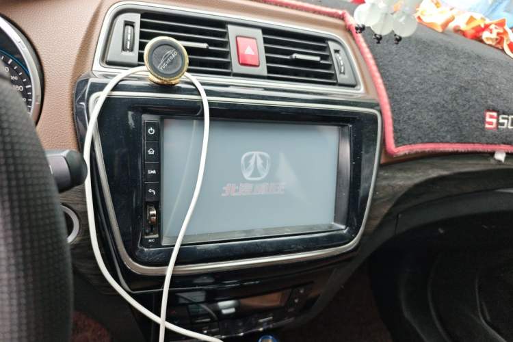 Used BAIC Weiwang S50 2016 1.5T CVT Joyful Luxury Model Audio And AC Panel