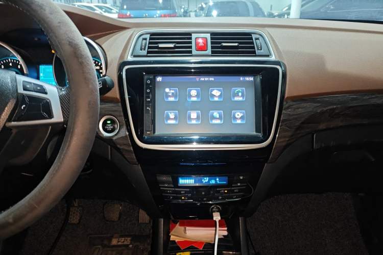 Used BAIC Weiwang S50 2016 1.5T Manual Lede Premium Edition Audio And AC Panel