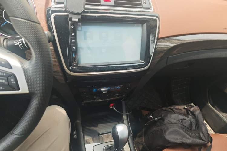Used BAIC Weiwang S50 2016 1.5T CVT Joyful Luxury Model Audio And AC Panel
