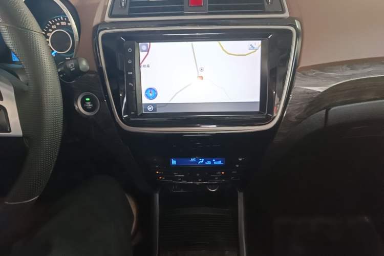 Used BAIC Weiwang S50 2016 1.5T Manual Joyful Luxury Edition Audio And AC Panel