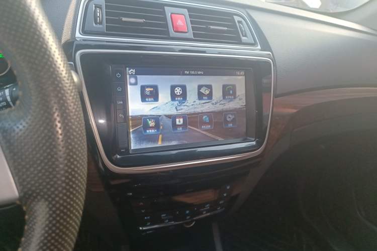 Used BAIC Weiwang S50 2016 1.5T Manual Joyful Premium Edition Audio And AC Panel