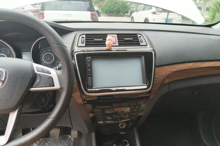 Used BAIC Weiwang S50 2016 1.5T Manual Happy Motion Superior Edition Audio And AC Panel