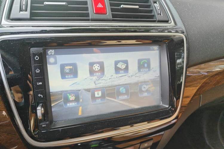 Used BAIC Weiwang S50 2016 1.5T CVT Joyful Elite Edition Audio And AC Panel