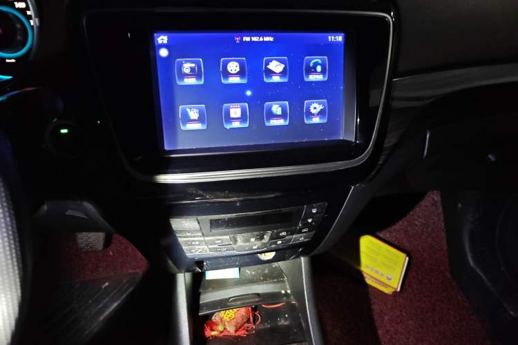 Used BAIC Weiwang S50 2016 1.5T Manual Joyful Luxury Edition Audio And AC Panel