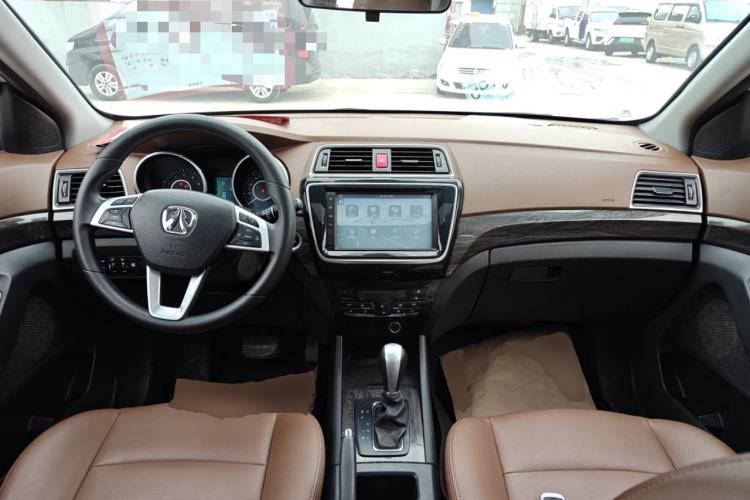 Used BAIC Weiwang S50 2016 1.5T CVT Joyful Luxury Model Center Console