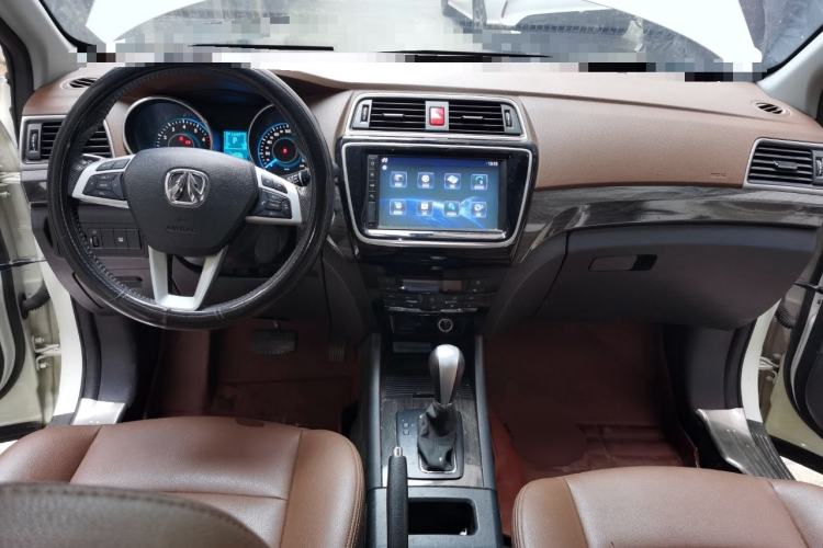 Used BAIC Weiwang S50 2016 1.5T CVT Joyful Premium Edition Center Console