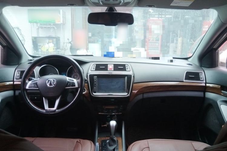 Used BAIC Weiwang S50 2016 1.5T CVT Joyful Premium Edition Center Console