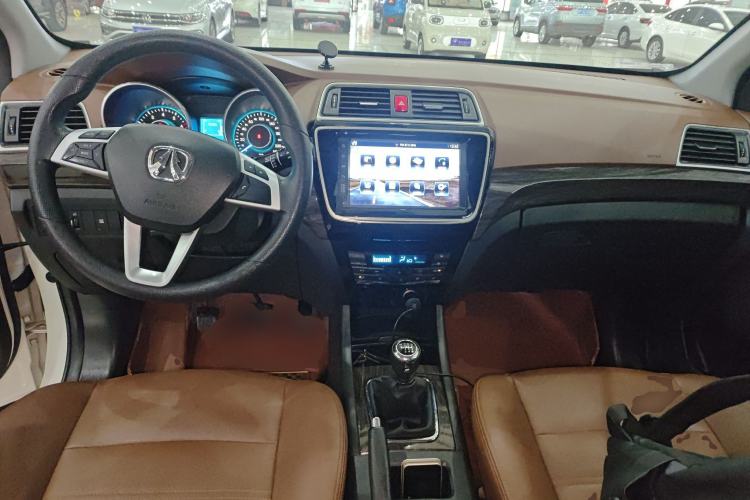 Used BAIC Weiwang S50 2016 1.5T Manual Lede Flagship Edition Center Console