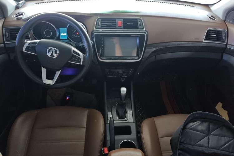 Used BAIC Weiwang S50 2016 1.5T CVT Joyful Premium Edition Center Console