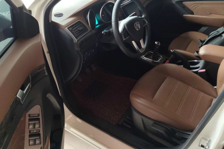 Used BAIC Weiwang S50 2016 1.5T Manual Joyful Luxury Edition Driver Seat