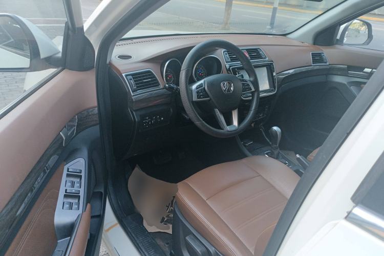 Used BAIC Weiwang S50 2016 1.5T CVT Joyful Luxury Model Driver Seat