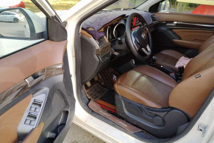 Used BAIC Weiwang S50 2016 1.5T Manual Joyful Luxury Edition Driver Seat