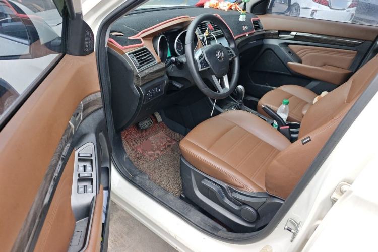Used BAIC Weiwang S50 2016 1.5T CVT Joyful Luxury Model Driver Seat
