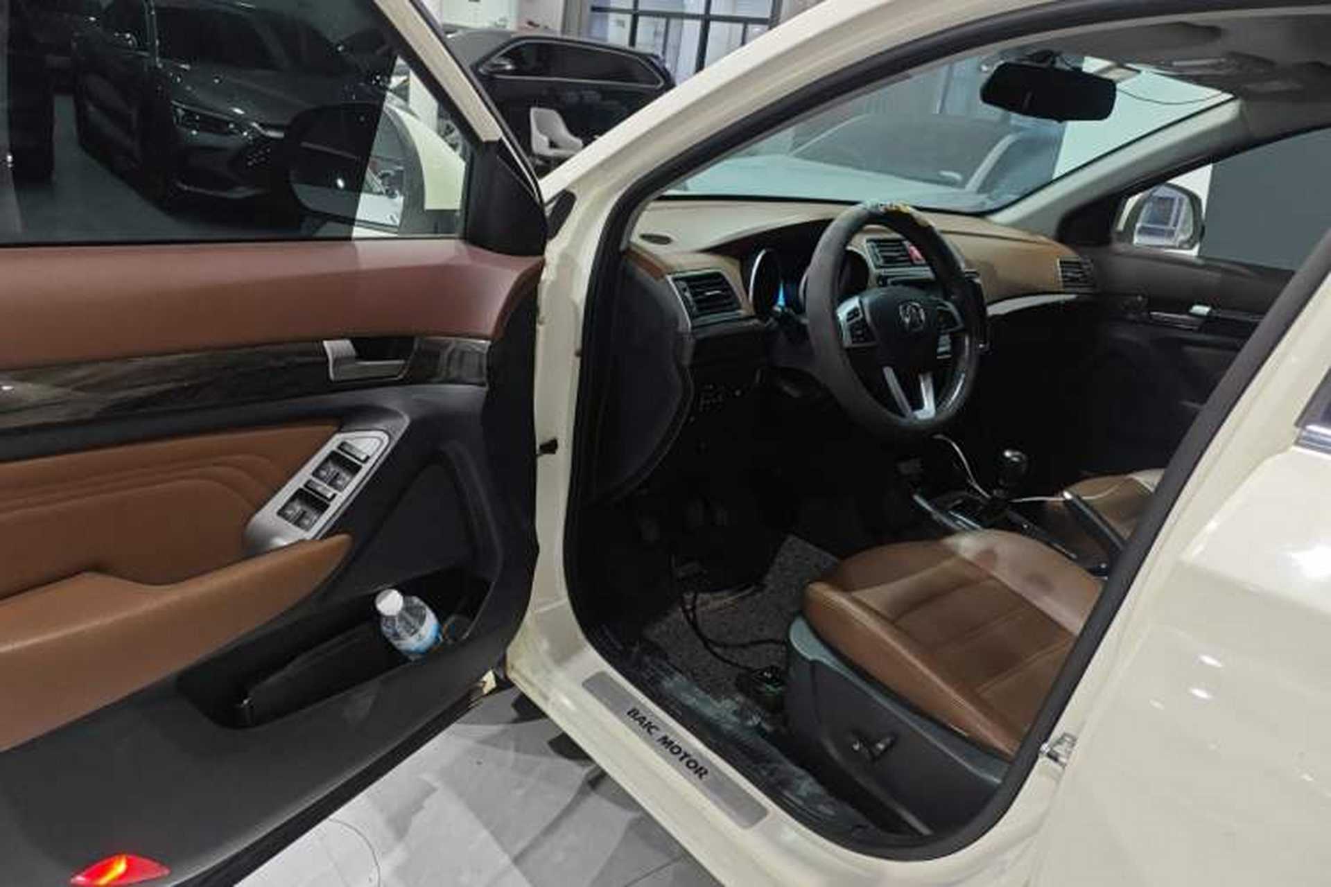 Used BAIC Weiwang S50 2016 1.5T Manual Lede Premium Edition Driver Seat
