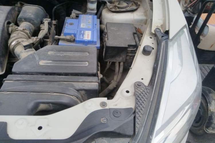 Used BAIC Weiwang S50 2016 1.5T CVT Joyful Premium Edition Engine Bay Left