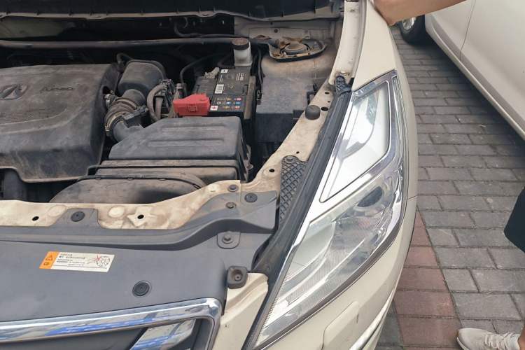 Used BAIC Weiwang S50 2016 1.5T Manual Lede Premium Edition Engine Bay Left
