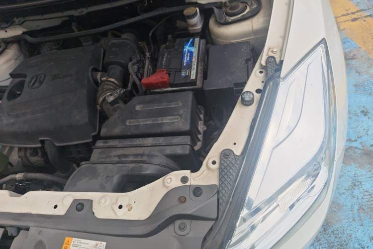 Used BAIC Weiwang S50 2016 1.5T CVT Joyful Luxury Model Engine Bay Left