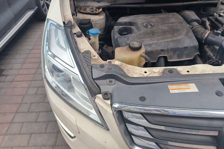 Used BAIC Weiwang S50 2016 1.5T Manual Lede Premium Edition Engine Bay Right