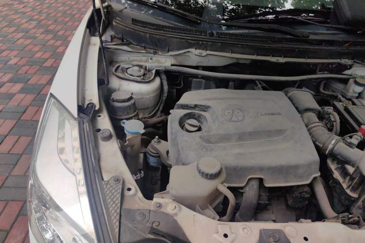 Used BAIC Weiwang S50 2016 1.5T Manual Joyful Premium Edition Engine Bay Right