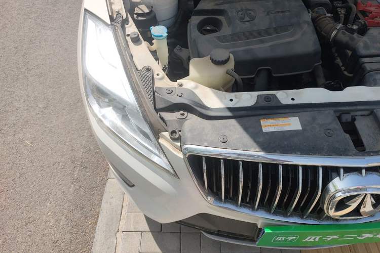 Used BAIC Weiwang S50 2016 1.5T CVT Joyful Elite Edition Engine Bay Right