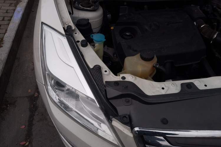 Used BAIC Weiwang S50 2016 1.5T CVT Joyful Luxury Model Engine Bay Right