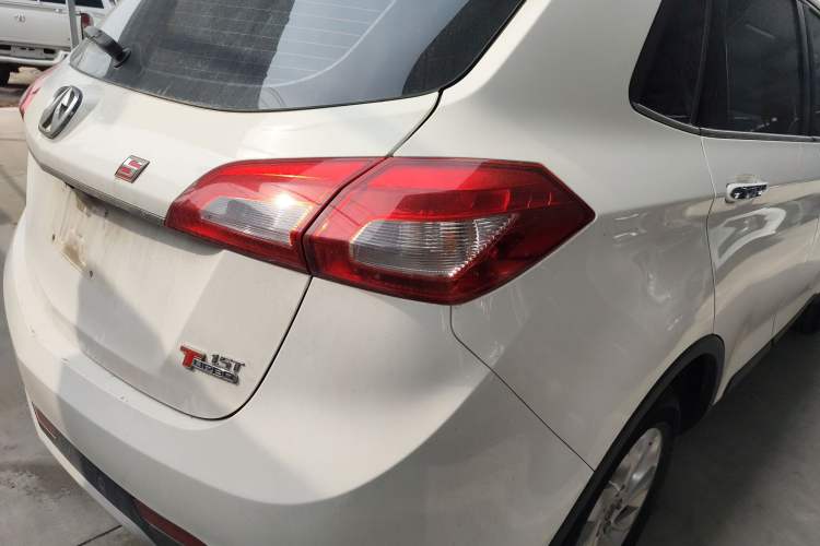 Used BAIC Weiwang S50 2016 1.5T Manual Joyful Elite Edition Exterior 3