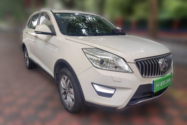 Used BAIC Weiwang S50 2016 1.5T Manual Joyful Premium Edition Front Right 45 Deg