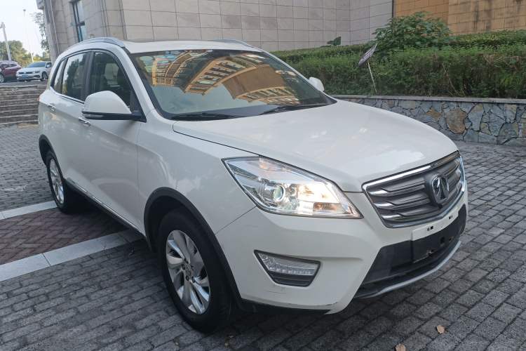 Used BAIC Weiwang S50 2016 1.5T CVT Joyful Luxury Model Front Right 45 Deg