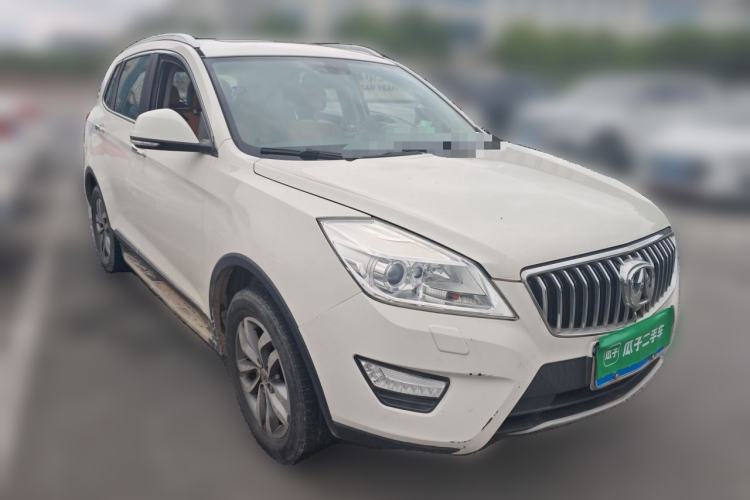 Used BAIC Weiwang S50 2016 1.5T Manual Joyful Premium Edition Front Right 45 Deg